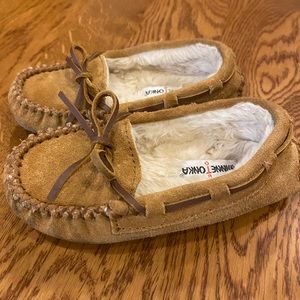 Minnetonka Moccasins slippers toddler size 10